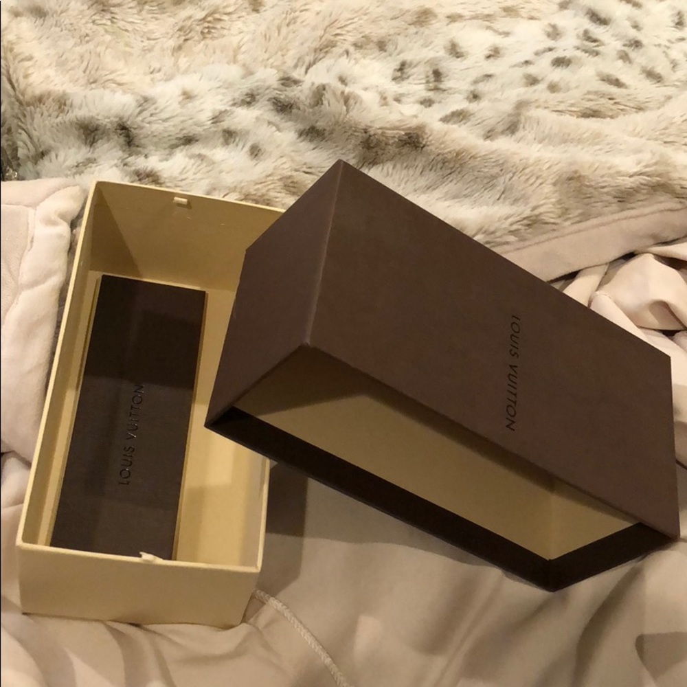 Louis Vuitton Sunglasses - Picture 2 of 8